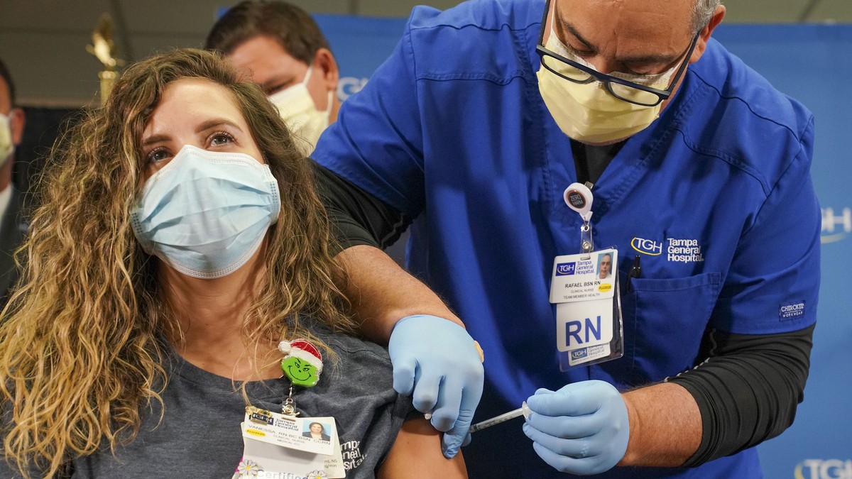 Medic infecționist: La cei care s-au vaccinat în Marea Britanie nu a existat nicio reacție adversă notabilă, care să pună probleme