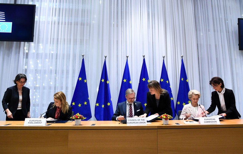 Reacții ale liderilor UE după decizia de primire a României și Bulgariei în „Air Schengen”: „Au muncit din greu, o merită”