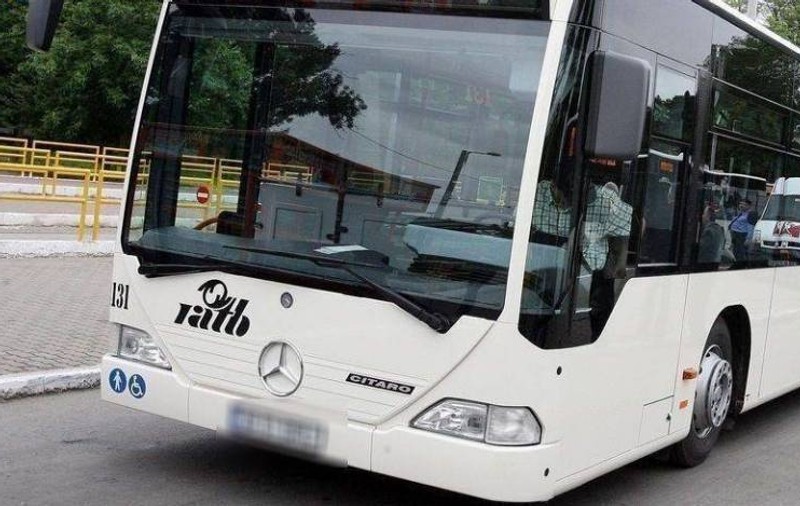 RATB, amendată pentru că îşi torturează pasagerii 