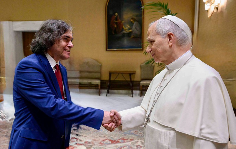 Mircea Cărtărescu s-a întâlnit cu Papa Leon al XIV-lea: „Un moment unic, pe care n-aș fi crezut să-l trăiesc vreodată”