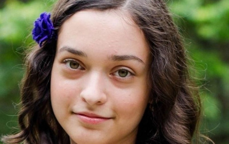 O ADOLESCENTĂ de 15 ani din BUCUREŞTI A DISPĂRUT! Poliţia cere ajutorul populaţiei pentru a o găsi pe eleva de la "SF. SAVA"!