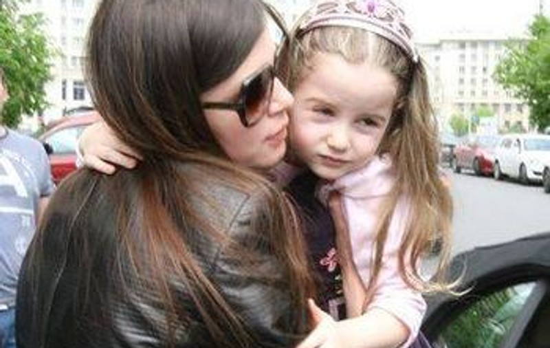 Războiul dintre Irinel și Monica pentru custodia fetiței continuă