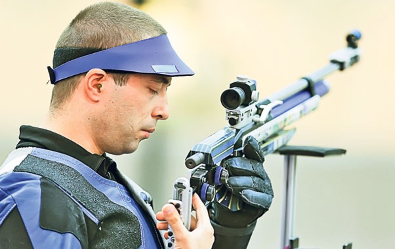 Alin Moldoveanu, campionul olimpic la puşcă, se recreează citind | E fan înrăit al lui Sherlock Holmes