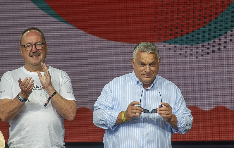 Viktor Orban, mesaj direct către Klaus Iohannis la Tușnad: Noi nu îi vom spune despre ce să vorbească și despre ce să nu vorbească dacă vine în Ungaria