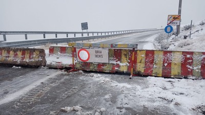 Transalpina fost închis din cauza ninsorii. Foto Facebook Meteoplus