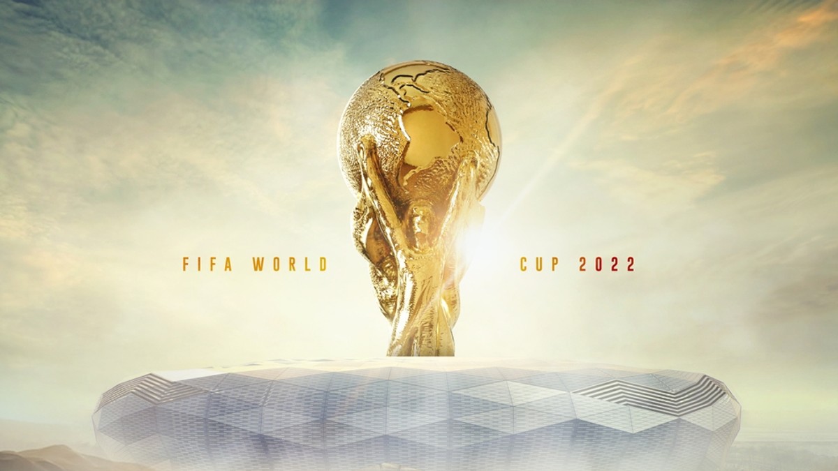 Meciurile de azi, luni, 28 noiembrie, de la Campionatul Mondial de fotbal din Qatar - Imagine cu trofeul Cupei Mondiale de fotbal care "pluteşte" deasupra Education City Stadium din Qatar.