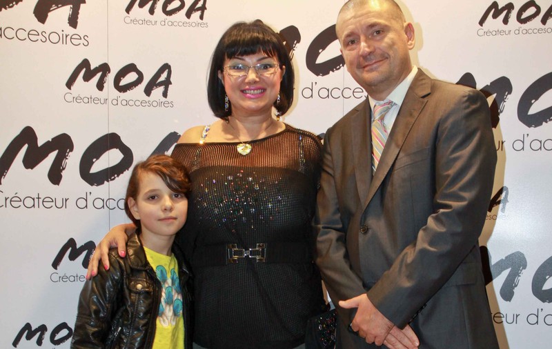 Fiica Ozanei Barabancea cheltuie banii mamei pe mărgele