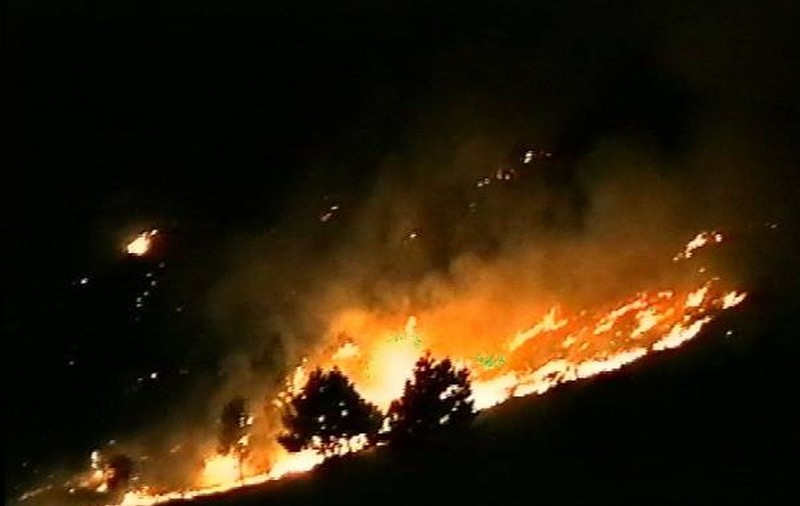 INCENDIU DE PĂDURE ÎN HUNEDOARA! Hectare întregi au ars în MASIVUL ȘUREANU