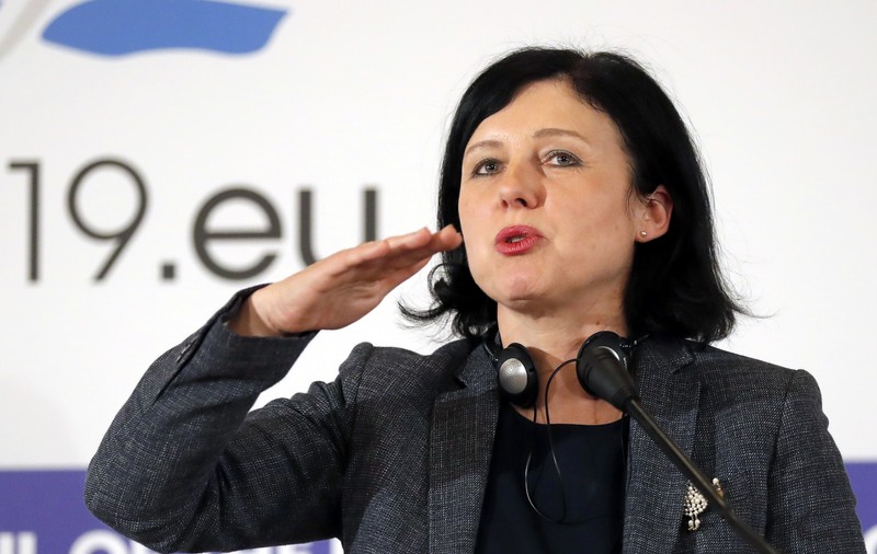 Comisarul european pentru Justiţie: Anchetarea lui Kovesi reprezintă o piedică în competiţia ei pentru postul de procuror-şef european