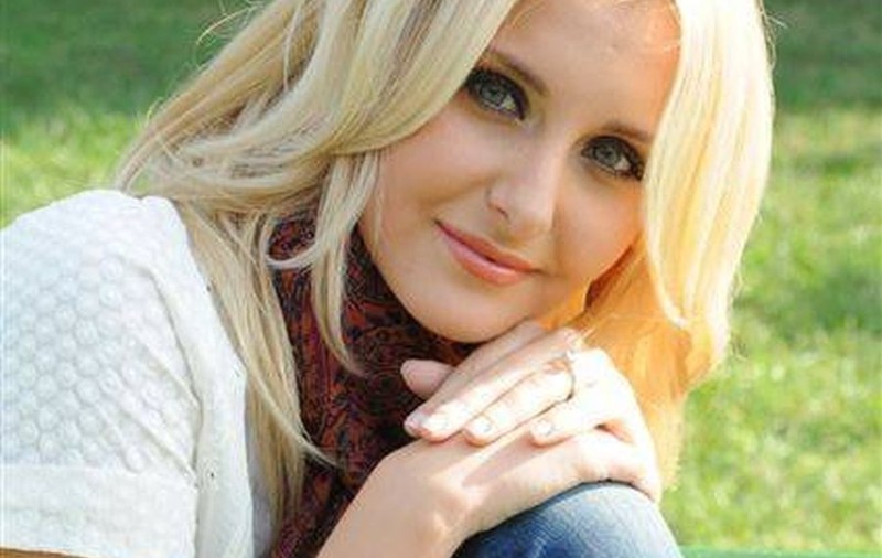 CUM A PETRECUT DE CRĂCIUN GRAVIDUŢA ALINA SORESCU! LUCRUL ĂSTA A FĂCUT-O FOARTE FERICITĂ!