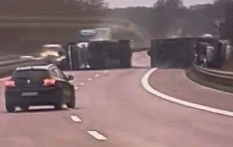 Mașini de 500.000 de euro, fără șoferi, au fost distruse într-un singur accident, pe autostrada A9 din Germania