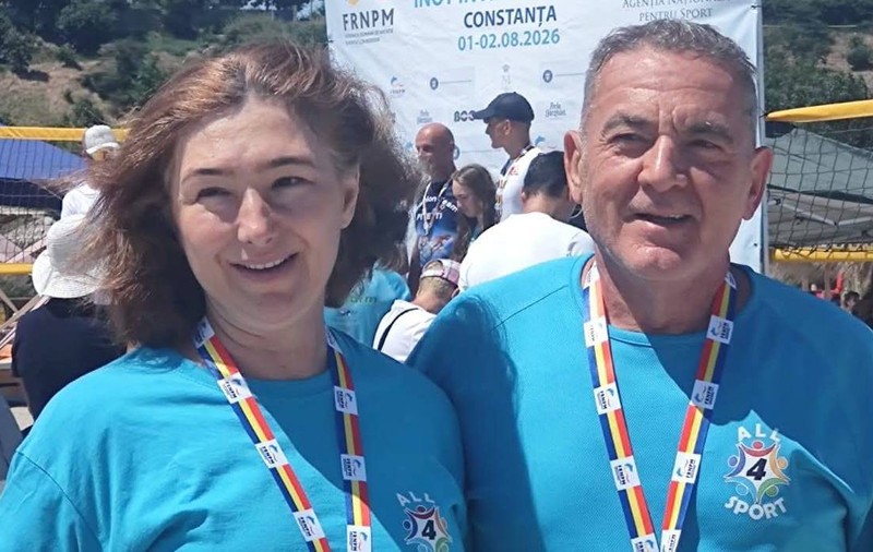 Un bancher s-a mutat din București la Sibiu și a devenit multiplu campion național la înot la 65 de ani: „Pentru mine e terapie”