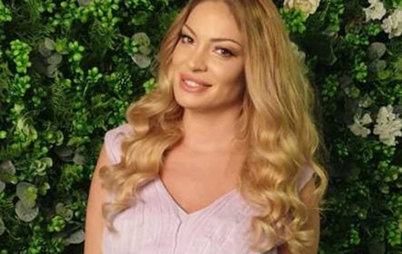 Valentina Pelinel câștigă bine cu firma din America. Nu doar Cristi Borcea aduce bani în casă