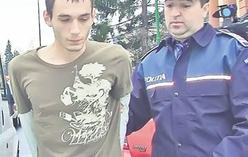 Avocatul i-a scris criminalului pe hârtie cum s-o omoare pe soţia lui ca să... nu uite