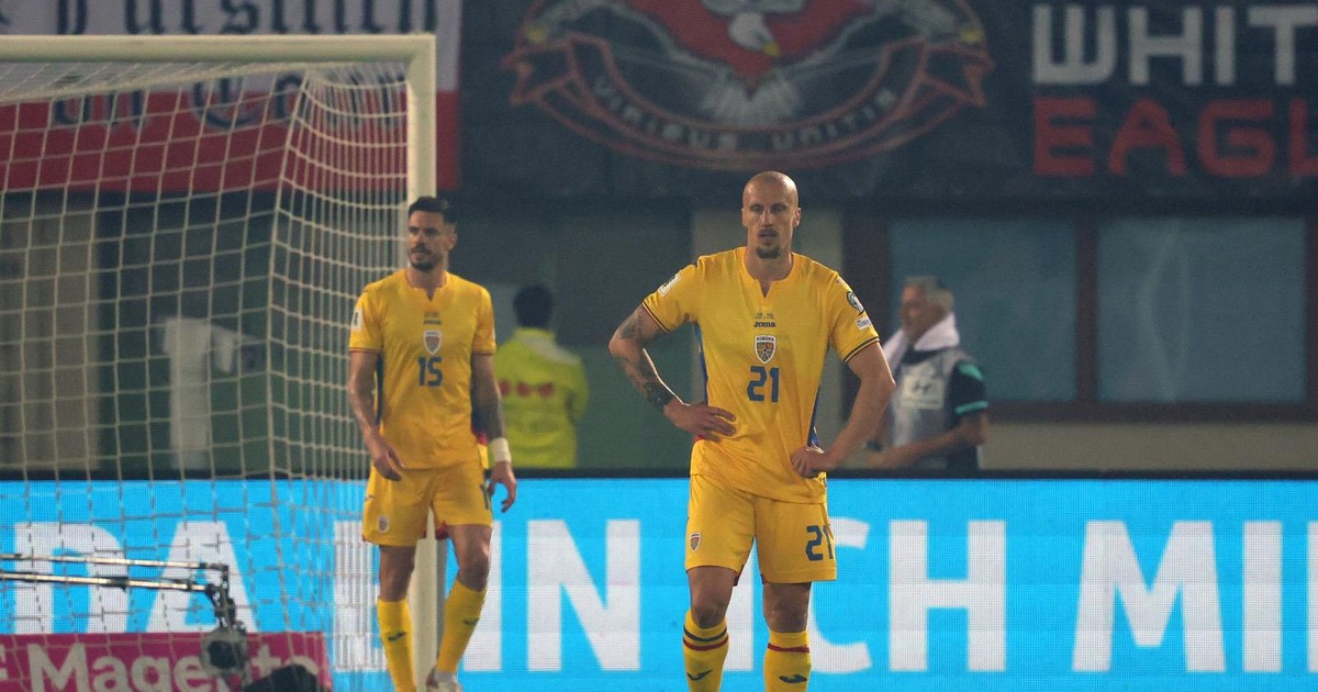 Vlad Chiricheș, după ce România a încasat golul de 2-0 în meciul cu Austria, cu mâinile în șold