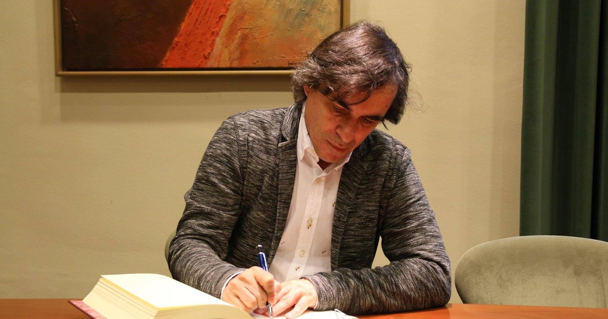 Scriitorul Mircea Cărtărescu își aniversează soția. "Nu voi putea să îmi arăt recunoștința pentru acest dar pe care nu l-am meritat"
