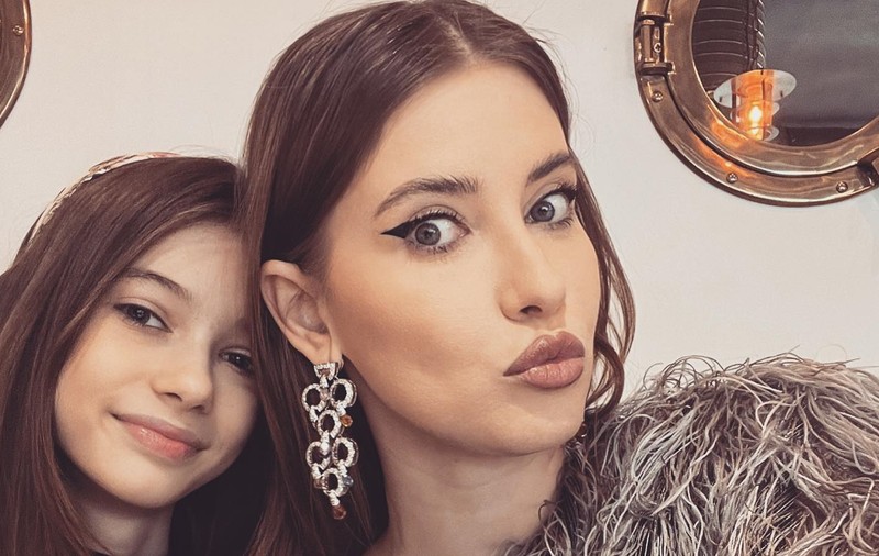 Iulia Albu a fost părăsită de părinți, atunci când s-a căsătorit cu Mihai Albu. Aceștia nu au fost de acord cu relația lor. „Am plâns”