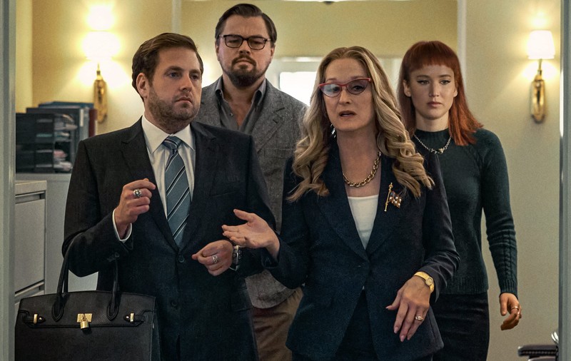 Recomandare de film: „Nu priviți în sus!” de pe Netflix face sfârșitul lumii haios