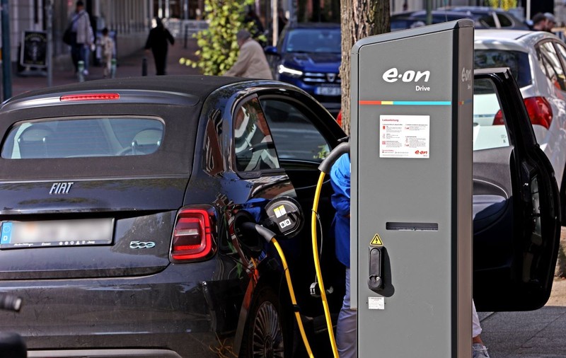 Costul conducerii unei mașini electrice e aproape dublu față de prețul benzinei sau motorinei, în Marea Britanie