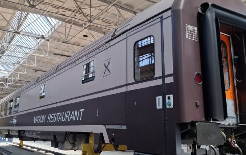 Primul operator privat din România care va avea vagon-restaurant. Pe ce rută va circula