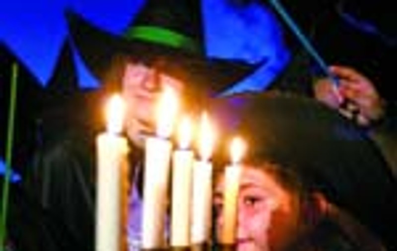Ultimul volum 'Harry Potter' s-a vandut ca painea calda
