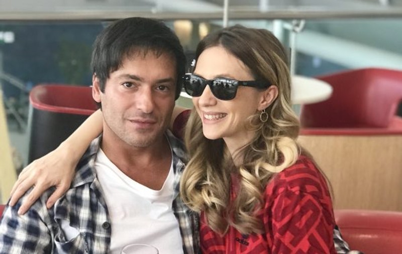 Început de vacanță cu peripeții pentru Adela Popescu și soțul ei. “Radu începe să fie nervos“