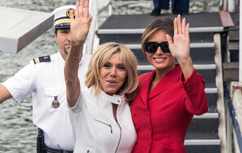 FOTO | Brigitte Macron: ”Melania Trump nu poate să pună un picior în afara Casei Albe”