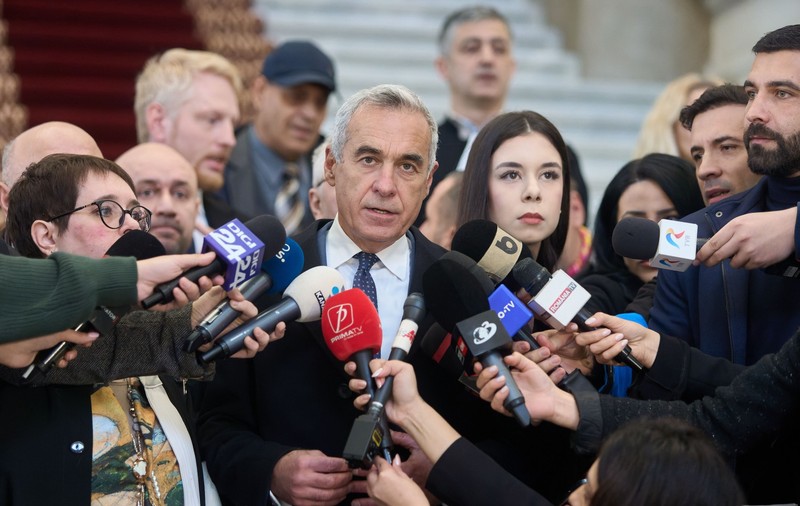 Dacă nu va fi interzis, Călin Georgescu poate câștiga alegerile prezidențiale din România, avertizează Politico