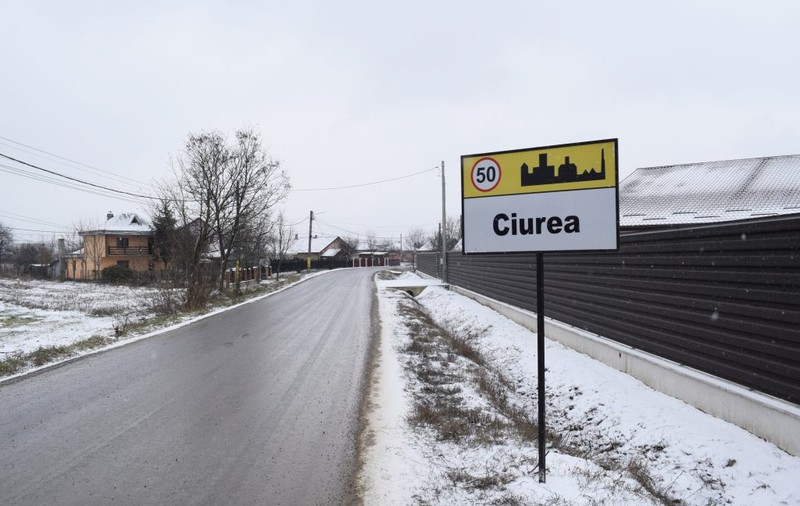 Un elev din județul Iași a fost lovit de tatăl unui coleg chiar în sala de clasă. Bărbatul a fost reținut pentru 24 de ore