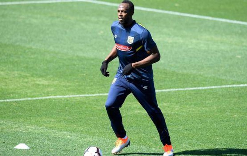 Usain Bolt a venit cu mănuși la primul antrenament cu Coast Central Mariners