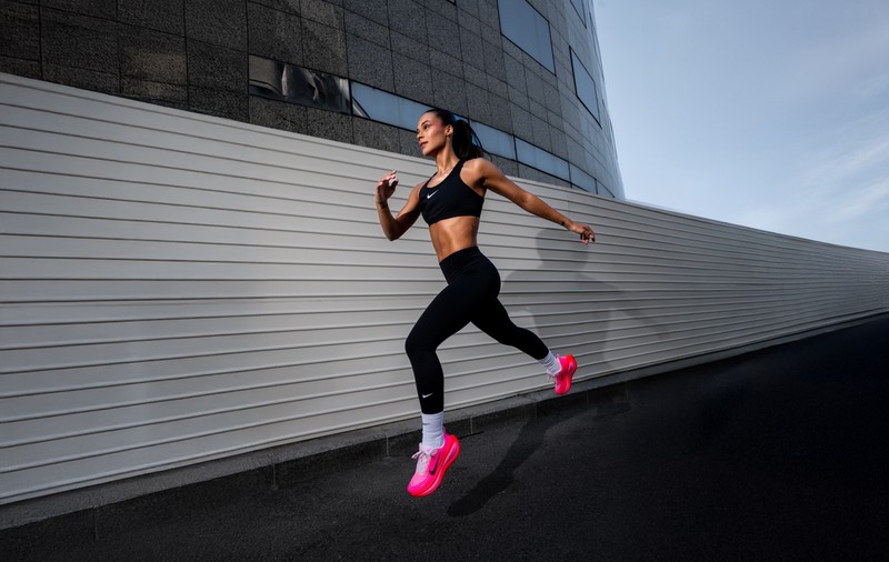 Nike dă lovitura în România! Trei modele noi pentru alergători – Vomero Plus, Structure 26 și Pegasus Premium