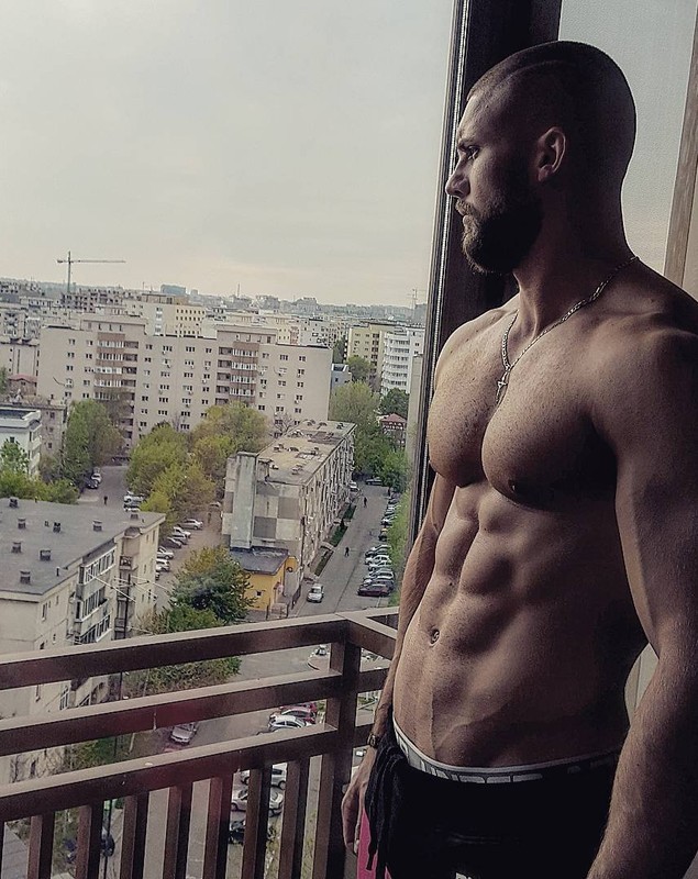 Florian Munteanu, pugilistul român care face senzație la Hollywood, dă detalii despre viața lui. "Nu știu dacă oricine e făcut pentru treaba asta" | FOTO