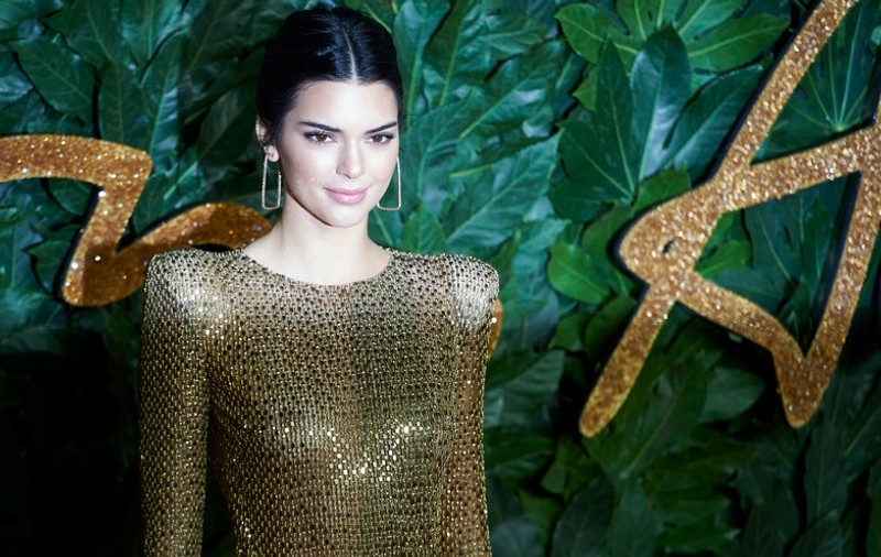 Kendall Jenner, complet goală la plajă. Fotomodelul în vârstă de 26 de ani și-a arătat formele