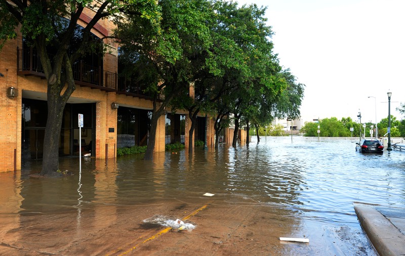 Inundații devastatoare în Texas, soldate cu cinci morți! A fost decretată stare de dezastru|VIDEO