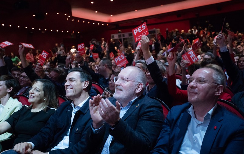 CORESPONDENȚĂ DE LA MADRID/ Socialiştii promit europenilor salarii minime egale între Est şi Vest! Fixează campania pe economie, resping naționalismul și mizează pe sprijinul tinerilor