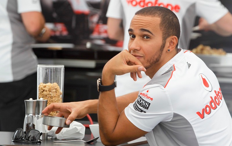 Mesajul emoționant al lui Lewis Hamilton: ”Haideți să ieşim din pandemie ca oameni noi, mai pregătiţi, mai sănătoşi, mai generoşi”