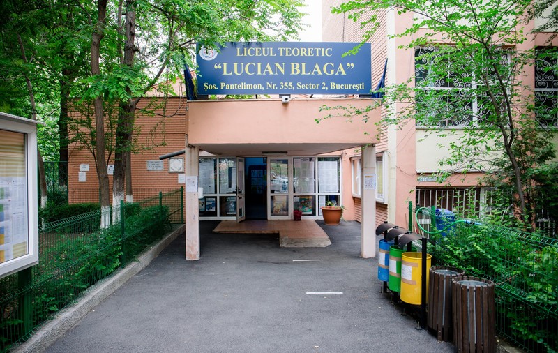 Profesor de la un liceu din Bucureşti, cercetat pentru viol. Este acuzat că avea o relaţie cu o elevă. Directorul școlii a sesizat Poliția