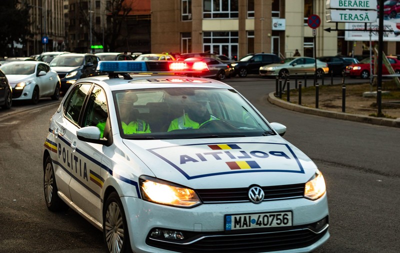 Bărbat lovit mortal de un șofer băut, pe un drum din Argeș. Șoferul a fugit de la locul accidentului