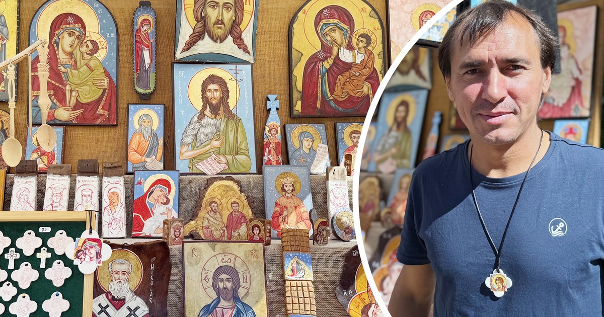 Teodore-Adrian Negoiță din satul Bârlogeni, județul Mehedinți, străbate România cu zeci de icoane și obiecte unicat