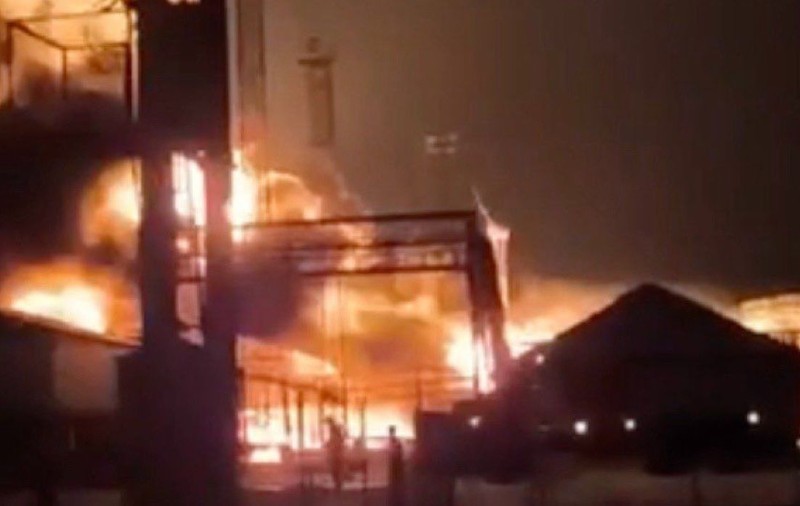 Armata ucraineană a incendiat depozitul de combustibil pentru avioanele strategice rusești care lansează rachete deasupra Ucrainei