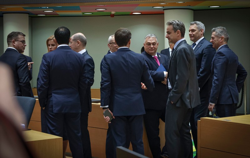Cine a fost liderul care l-a convins pe Orban să plece din sală, înaintea votului de la summitul UE privind începerea negocierilor cu Ucraina