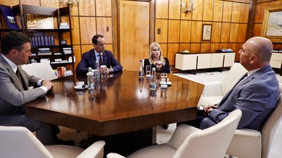 Nadia Comăneci, întâlnire cu Ilie Bolojan privind Gala „50 de ani de la prima notă de 10.00". Evenimentele dedicate marii sportive încep la Palatul Parlamentului, pe 29 mai
