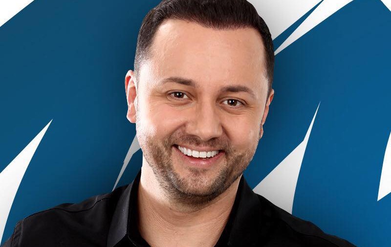 VIDEO EXCLUSIV/ Lui Cătălin Măruță i-au luat doar trei minute să se pregătească pentru Viva Party 18 ani. Însă Andra....