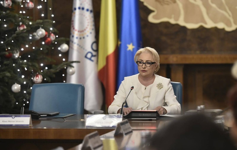 Guvernul a adoptat «taxa pe lăcomie» și plafonarea prețului la gaze. Apar taxa de 2% în energie și taxa de 3% în domeniul telecom / VIDEO