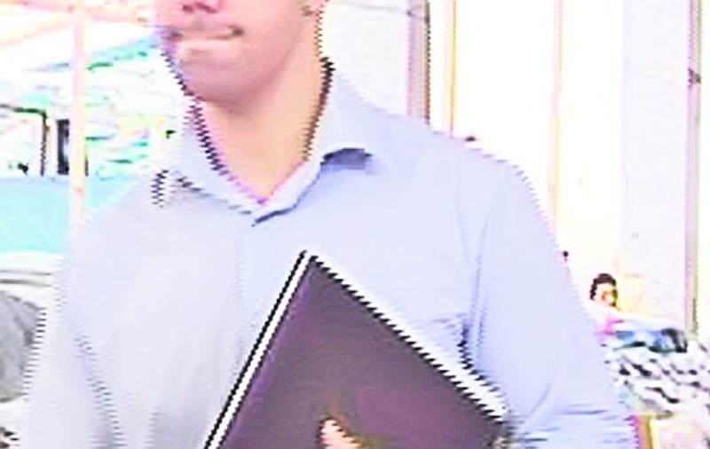 Situaţie incredibilă la Braşov! Manechinul-poliţist al lui Bote, prins la furat