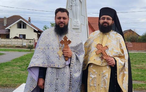 Teodosie și Ioanichie, doi preoți caterisiți, s-au luat la bătaie într-o biserică din Târgu Jiu