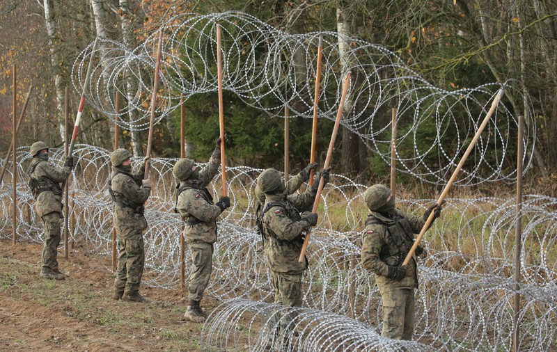 Polonia începe să construiască un zid de-a lungul graniței cu exclava rusă Kaliningrad, de teamă că Rusia pregătește o criză a migranților