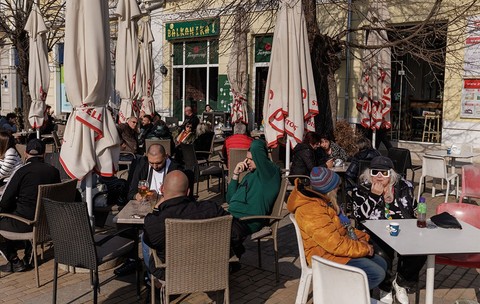 Cum fac față vecinii bulgari la creșterile de prețuri după trecerea la euro: „Prețurile sunt ca în Germania, nu și salariile. Acum ai nevoie de două slujbe”