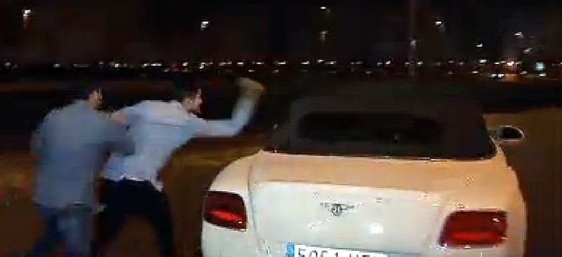 Fotbaliștii de la Real Madrid au fost agresați de fani. foto. Twitter.