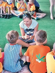 Melania e mereu în preajma copiilor